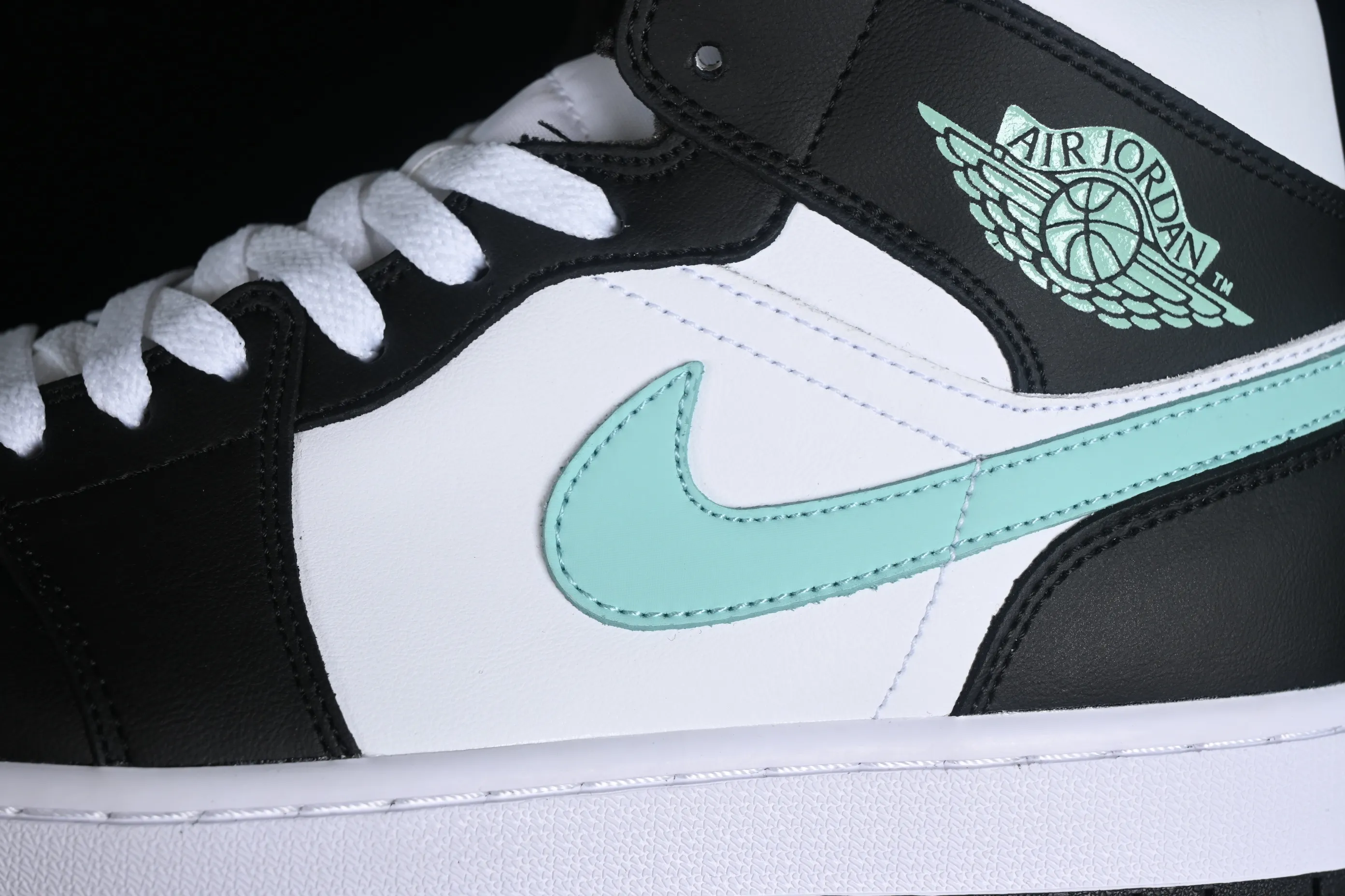 All categories Air Jordan Jordan series basketball shoes Air Jordan 1 Mid Air Jordan 1 Mid AJ1 Joe 1 white black green Chinese culture and leisure sneakers DQ8426-103